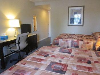 Auberge - Motel Le Pigeonnier Farnham Eksteriør bilde