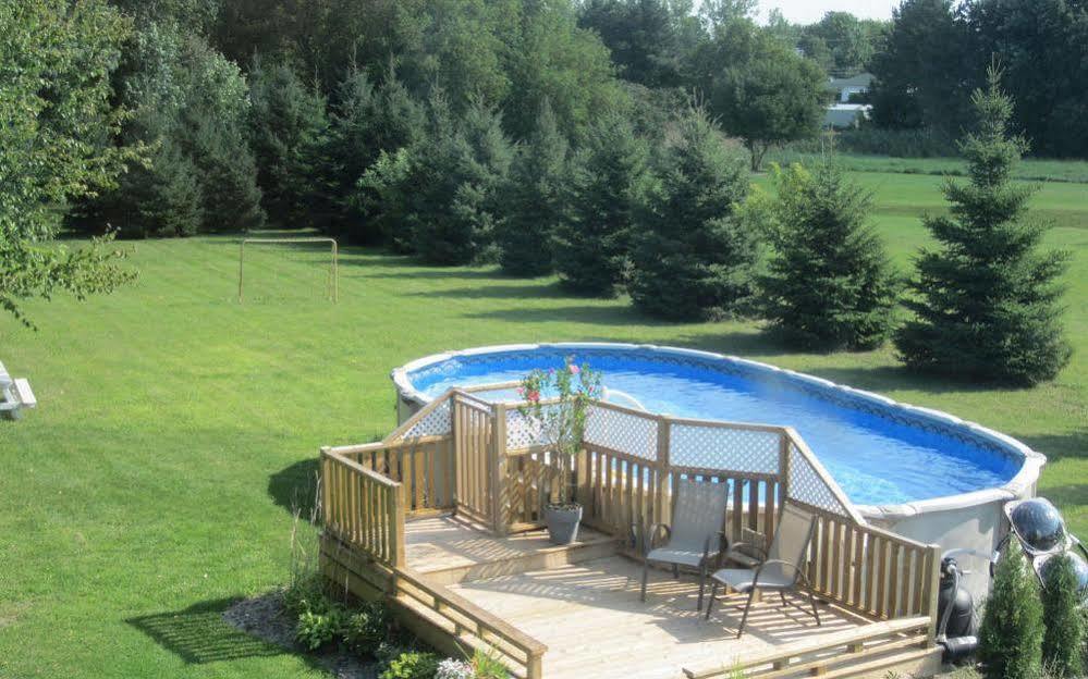 Auberge - Motel Le Pigeonnier Farnham Eksteriør bilde